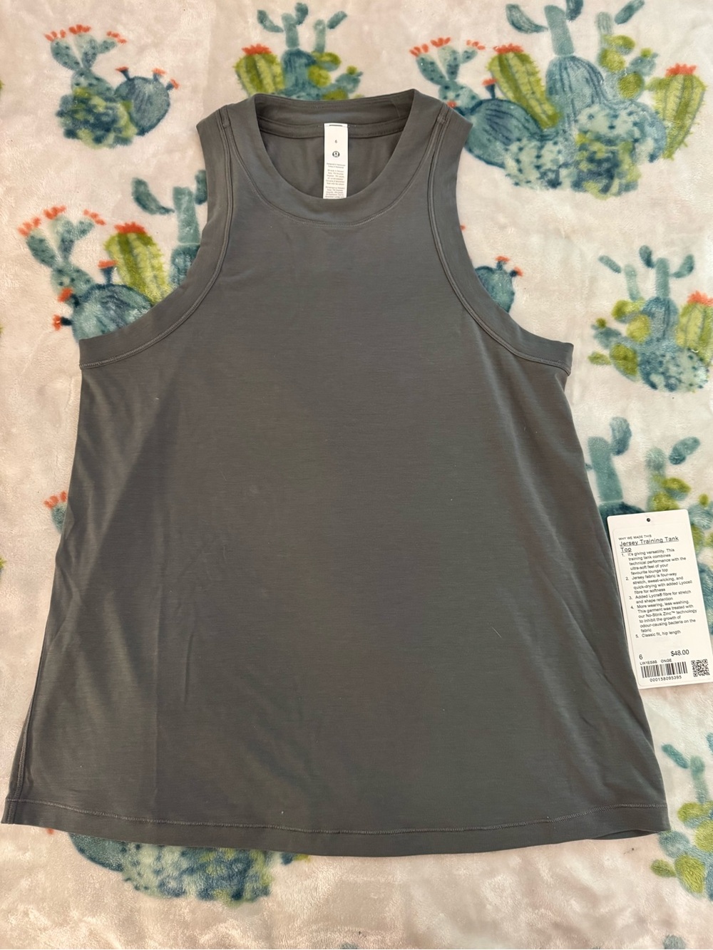 Lululemon Jersey training tank size 6